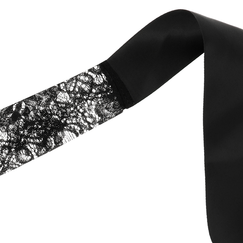 COQUETTE CHIC DESIRE - MSCARA DE RENDA PRETA COM FITA - Imagem 5